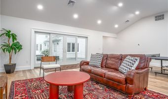 2 Cherry Ln, Bristol, RI 02809