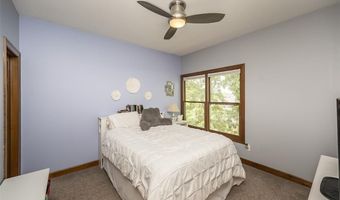 639 Wood Fern Dr, Ballwin, MO 63021