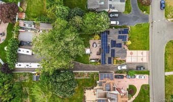 50 Towne St, Amityville, NY 11701