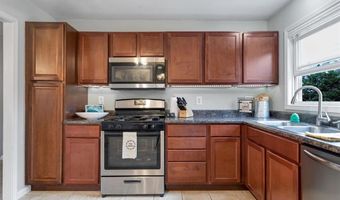 225 Vistaoak Ct, Ballwin, MO 63021