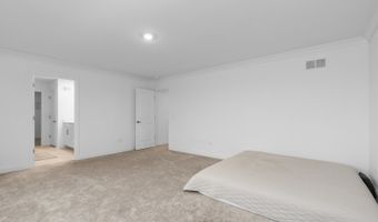 1014 Dr. John Burkey, Algonquin, IL 60102