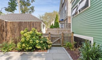 12 Bliss Rd, Newport, RI 02840