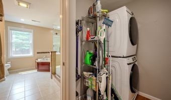 13 Lantern Ln, Billerica, MA 01821