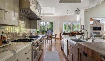 2210 Triunfo Pl, Agoura Hills, CA 91301