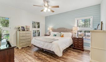 8 Dolphin Point Dr, Beaufort, SC 29907