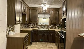711 Denver St, Alvord, TX 76225