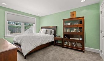 56 Oak Dr, Bedford, NH 03110