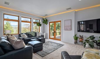 1694 Old Siskiyou Hwy, Ashland, OR 97520