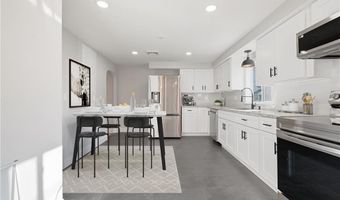 73 Tucker St, Lincoln, RI 02865