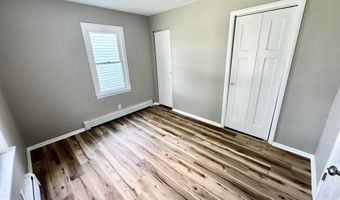 421 E 36th St, Anderson, IN 46013