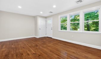 41 Piscitello Dr, Branford, CT 06405