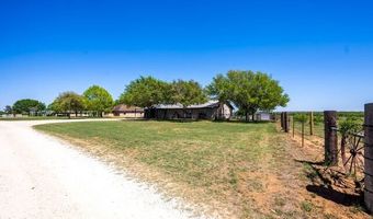 9404 Crow Ln, Adkins, TX 78101