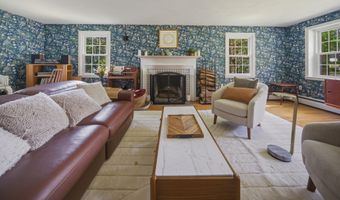 32 Fox Den Rd, Avon, CT 06001