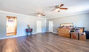 4506 Chateau Dr, Albany, GA 31721