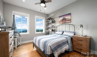 17 Elk Trl, Asheville, NC 28804
