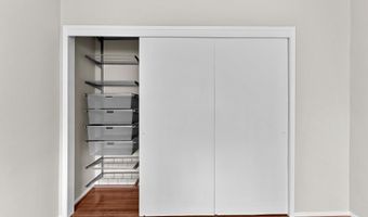 4227 AMERICANA Dr 102, Annandale, VA 22003