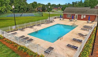 225 Watersedge Dr, Boiling Springs, SC 29316