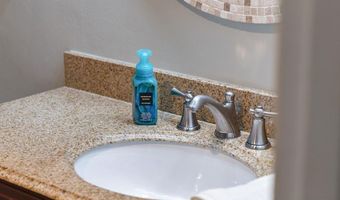 3300 N RANKIN St, Appleton, WI 54911