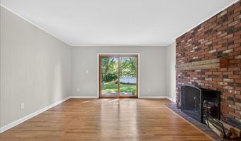 3 Fenway Dr, Albany, NY 12211