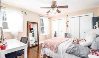 8 Marilyn Rd, Brookfield, CT 06804