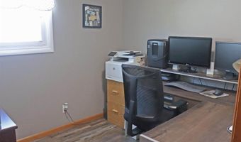 729 S 16th St, Bismarck, ND 58504