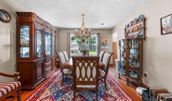 16 Tanglewood Dr, Barnegat, NJ 08005
