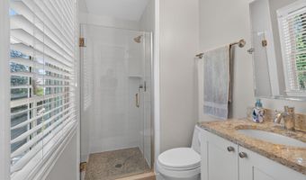 6720 NEWBOLD Dr, Bethesda, MD 20817