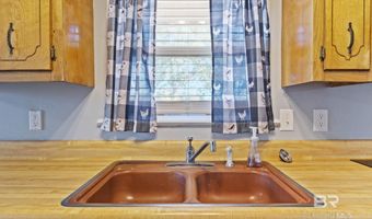 236 Beacon Ln, Atmore, AL 36502
