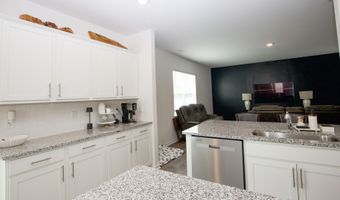 1179 Misty Creek Dr, Aberdeen, NC 28315