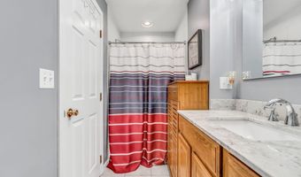 1391 Turner St, Auburn, ME 04210