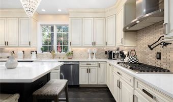 470 Sylvan Ct, North Kingstown, RI 02874