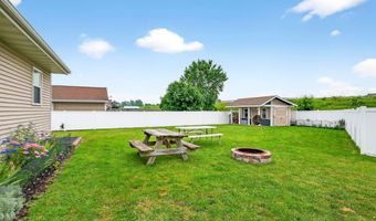 2403 W AMERICAN Dr, Neenah, WI 54956