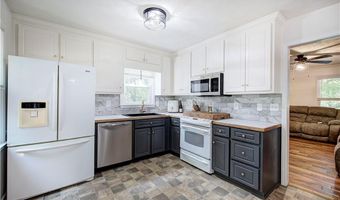 202 Hawkins Farm Cir, Ball Ground, GA 30107