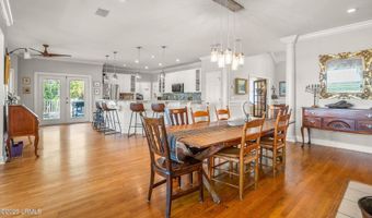 5 Petigru Dr, Beaufort, SC 29902