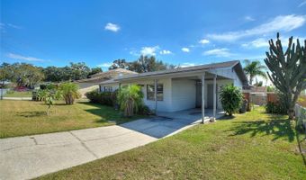 221 DOROTHY St, Auburndale, FL 33823