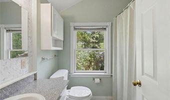 25 Pineland St, North Kingstown, RI 02852