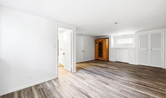 1007 Evergreen Rd, Anchorage, KY 40223