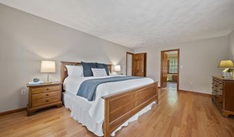 6 Carriage Chase Ln, Atkinson, NH 03811