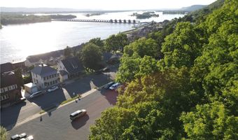 317 S 2nd St, Alma, WI 54610