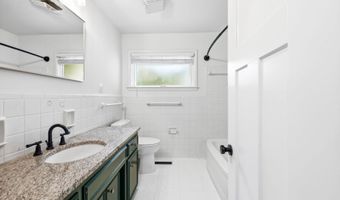 1007 Evergreen Rd, Anchorage, KY 40223