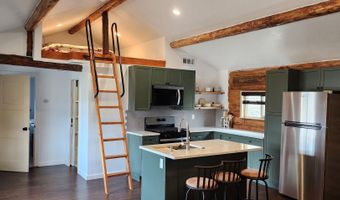 17 Frontier St, Diamondville, WY 83116