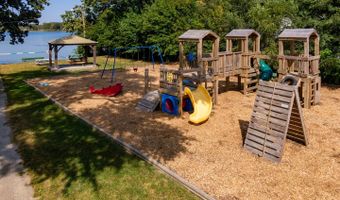 269 Cedarwood Ln, Antioch, IL 60002