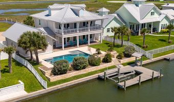 1009 Fiji Dr, Rockport, TX 78382