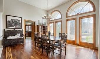 6520 Forrest Commons Blvd, Indianapolis, IN 46227