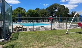 17 WHITE CRANE Dr, Berlin, MD 21811