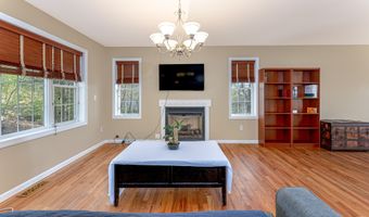 110 Oakwood Cir, Bristol, CT 06010