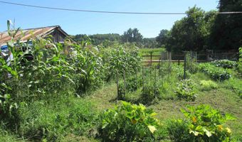 258 Elm St, Barton, VT 05822