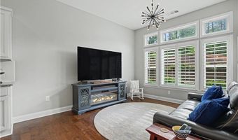 1984 Clovercroft Rd NW, Acworth, GA 30101
