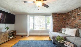 9 Pequot Ave, Cumberland, RI 02864