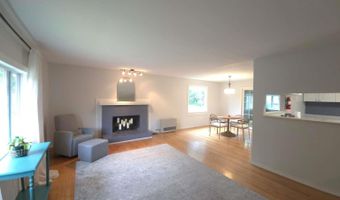 71 Venus Ave, Burlington, VT 05408